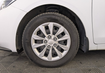 Подержанный автомобиль Kia Cerato Sedan 2019 года (12 фото)