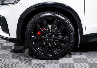 Подержанный автомобиль Geely Tugella 2023 года (15 фото)
