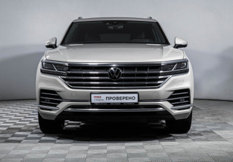 Подержанный автомобиль Volkswagen Touareg 2022 года (2 фото)