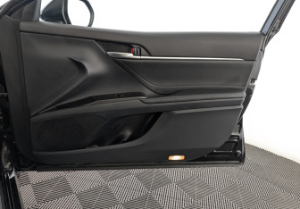 Подержанный автомобиль Toyota Camry Sedan 2021 года (25 фото)