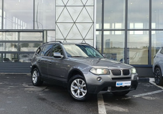 Подержанный автомобиль BMW X3 2010 года (3 фото)