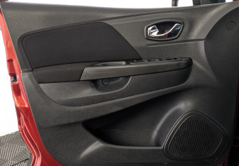 Подержанный автомобиль Renault Kaptur 2020 года (19 фото)