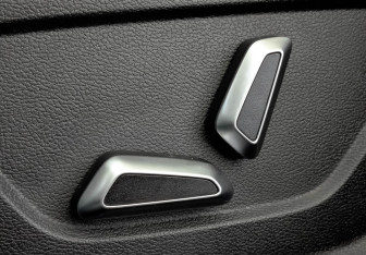 Подержанный автомобиль Geely Coolray 2023 года (25 фото)