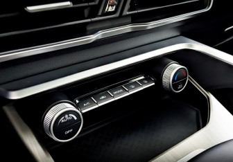 Подержанный автомобиль Geely Coolray 2023 года (27 фото)