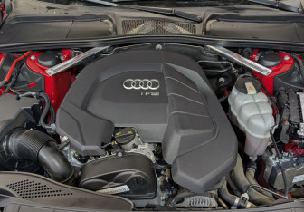 Подержанный автомобиль Audi A4 Sedan 2019 года (9 фото)