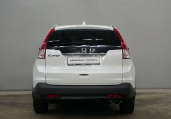 Подержанный автомобиль Honda CR-V 2013 года (6 фото)