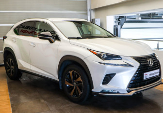 Подержанный автомобиль Lexus NX 2021 года (3 фото)