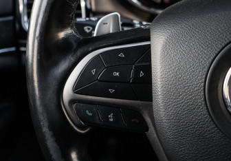 Подержанный автомобиль Jeep Grand Cherokee 2019 года (32 фото)