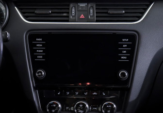 Подержанный автомобиль Skoda Octavia Liftback 2017 года (11 фото)