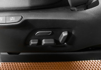 Подержанный автомобиль Kia Carnival 2022 года (25 фото)