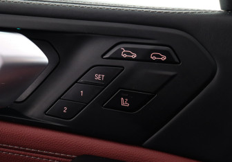 Подержанный автомобиль BMW X6 2021 года (21 фото)