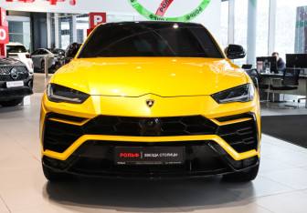 Подержанный автомобиль Lamborghini Urus 2022 года (2 фото)