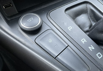 Подержанный автомобиль Ford Focus Hatchback 2016 года (17 фото)