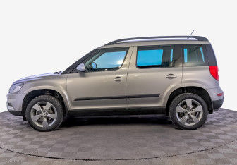 Подержанный автомобиль Skoda Yeti 2016 года (8 фото)