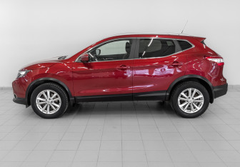 Подержанный автомобиль Nissan Qashqai 2016 года (8 фото)