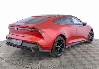 Подержанный автомобиль Changan UNI-V 2023 года (5 фото)