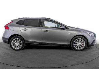 Подержанный автомобиль Volvo V40 Hatchback 2019 года (4 фото)