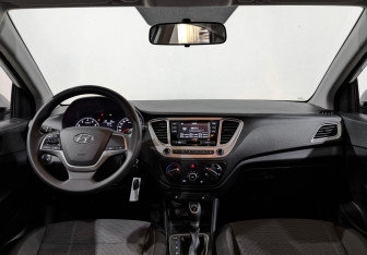 Подержанный автомобиль Hyundai Solaris Sedan 2022 года (14 фото)