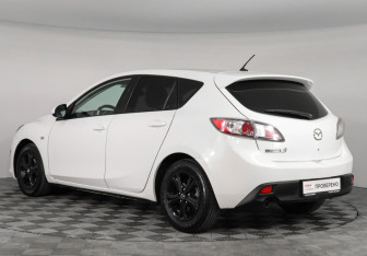 Подержанный автомобиль Mazda 3 Hatchback 2011 года (6 фото)