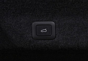 Подержанный автомобиль Xiaomi SU7 2024 года (29 фото)