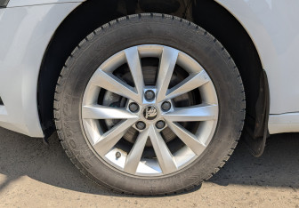Подержанный автомобиль Skoda Octavia Liftback 2019 года (12 фото)