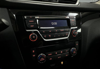 Подержанный автомобиль Nissan Qashqai 2016 года (15 фото)