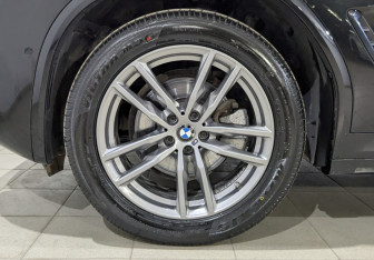 Подержанный автомобиль BMW X3 2020 года (12 фото)