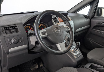 Подержанный автомобиль Opel Zafira Compactvan 2012 года (15 фото)
