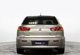 Подержанный автомобиль Mitsubishi Lancer Sedan 2008 года (6 фото)