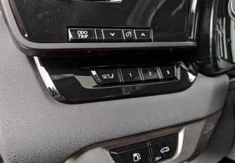 Подержанный автомобиль Lexus RX 2023 года (27 фото)