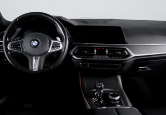 Подержанный автомобиль BMW X7 2019 года (12 фото)