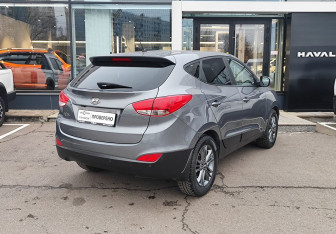 Подержанный автомобиль Hyundai ix35 2015 года (5 фото)