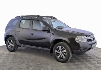 Подержанный автомобиль Renault Duster 2017 года (3 фото)