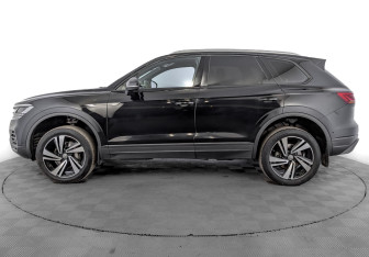 Подержанный автомобиль Volkswagen Touareg 2020 года (8 фото)