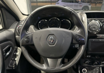 Подержанный автомобиль Renault Duster 2015 года (13 фото)
