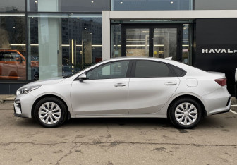 Подержанный автомобиль Kia Cerato Sedan 2021 года (8 фото)