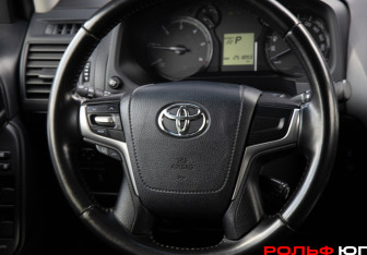 Подержанный автомобиль Toyota Land Cruiser Prado 2018 года (12 фото)