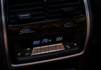 Подержанный автомобиль BMW X7 2019 года (29 фото)