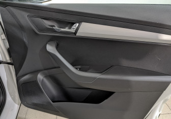 Подержанный автомобиль Skoda Karoq 2020 года (25 фото)