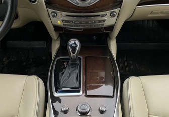 Подержанный автомобиль Infiniti QX60 2018 года (14 фото)