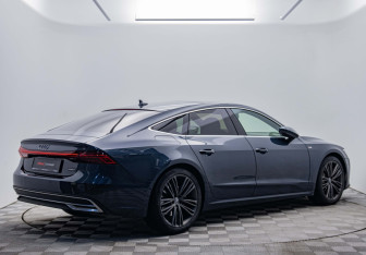 Подержанный автомобиль Audi A7 2020 года (5 фото)