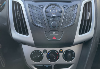 Подержанный автомобиль Ford Focus Hatchback 2012 года (12 фото)