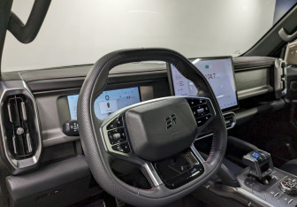 Подержанный автомобиль Jetour T2 2024 года (13 фото)