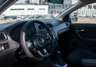 Подержанный автомобиль Volkswagen Polo Sedan 2019 года (9 фото)