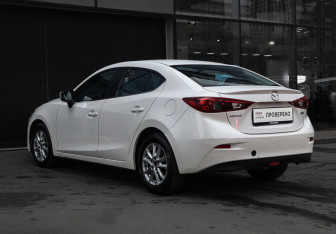 Подержанный автомобиль Mazda 3 Sedan 2014 года (7 фото)