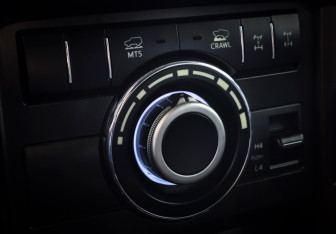 Подержанный автомобиль Toyota Land Cruiser Prado 2015 года (19 фото)