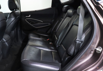 Подержанный автомобиль Hyundai Santa Fe 2013 года (10 фото)