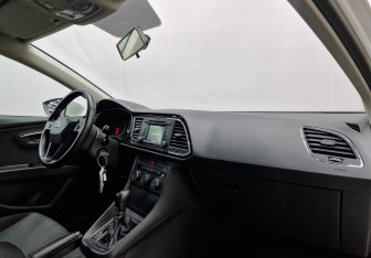 Подержанный автомобиль SEAT Leon Hatchback 2013 года (13 фото)