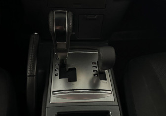 Подержанный автомобиль Mitsubishi Pajero 2011 года (15 фото)