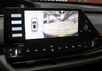 Подержанный автомобиль Changan UNI-K 2023 года (26 фото)